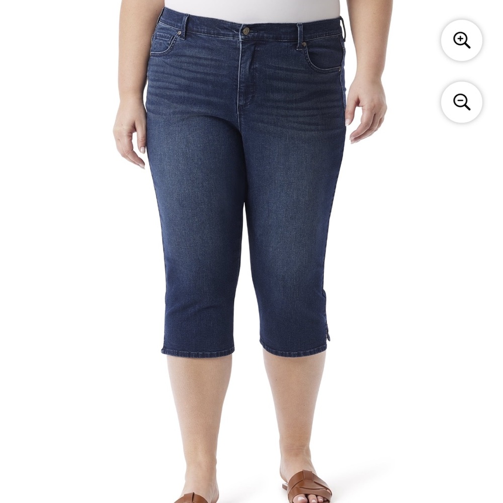 NWT Gloria Vanderbilt Amanda Classic Rise Capri Stretch Medium Wash Jeans